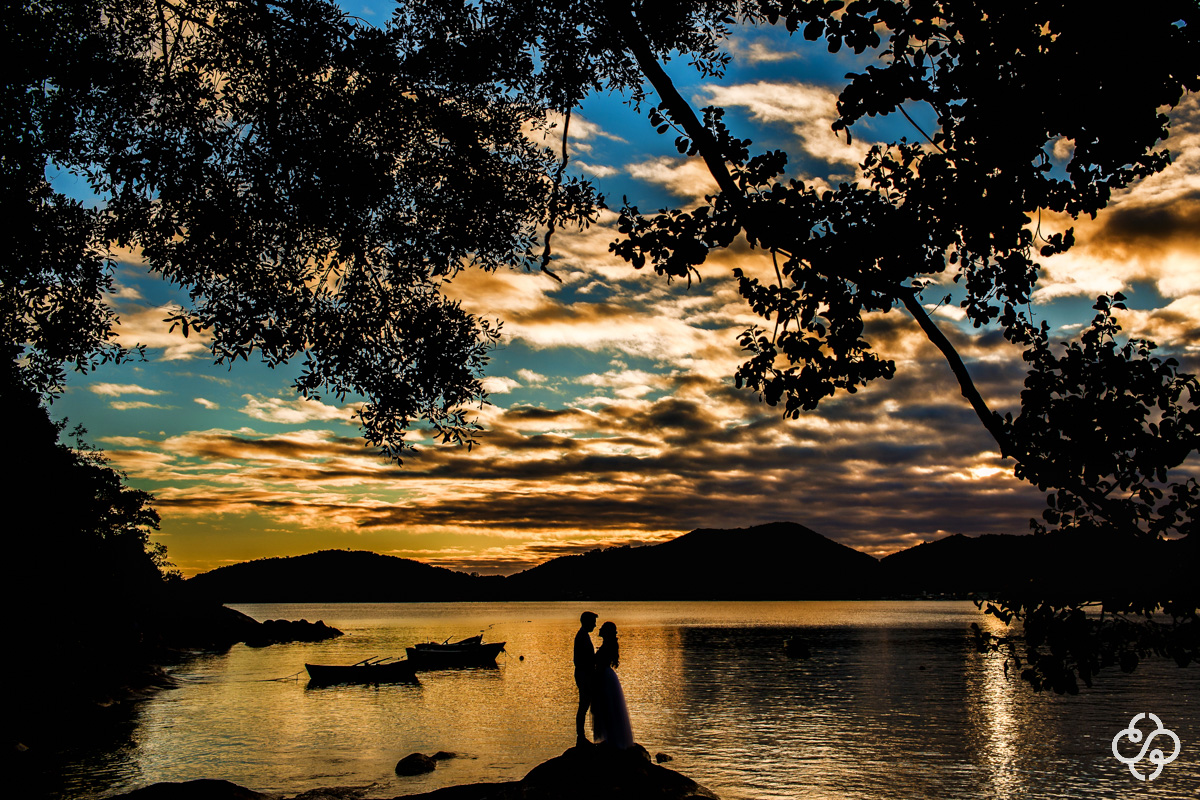 Pré Casamento na Praia das Vieiras | Porto Belo - SC | Nascer do sol | Dani e Alan | Book Casal | Fotógrafo de Casamento | Fotógrafo de Bodas | Parejas | www.rafaelsantosfotografia.com.br