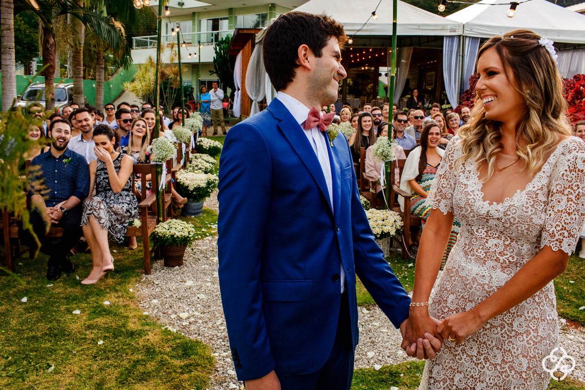 Casamento na Praia | Casamento de dia | Cerimônia de Casamento Mirante Gold Party | Biguaçu - SC | Case de dia | Casamento Letícia e Kléber | Fotógrafo de Casamento | Foto de Casamento | Fotógrafo Destination Wedding | Destino de Casamento |