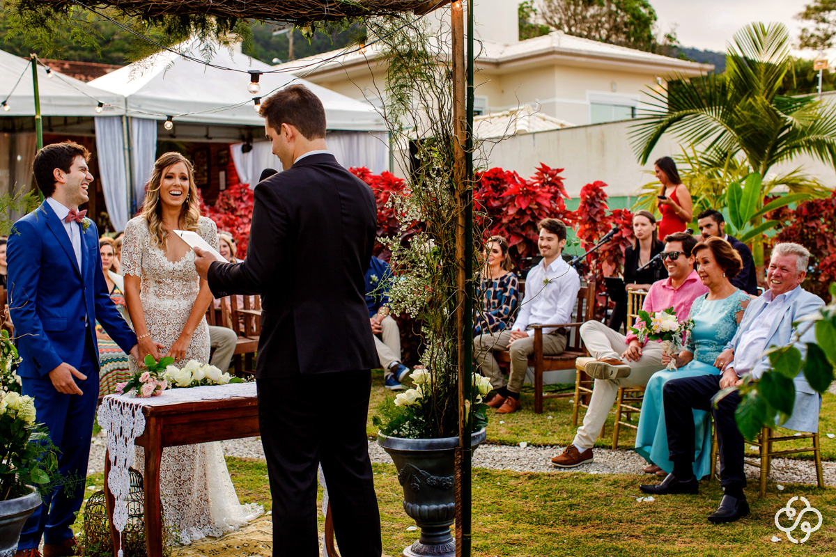 Casamento na Praia | Casamento de dia | Cerimônia de Casamento Mirante Gold Party | Biguaçu - SC | Case de dia | Casamento Letícia e Kléber | Fotógrafo de Casamento | Foto de Casamento | Fotógrafo Destination Wedding | Destino de Casamento |