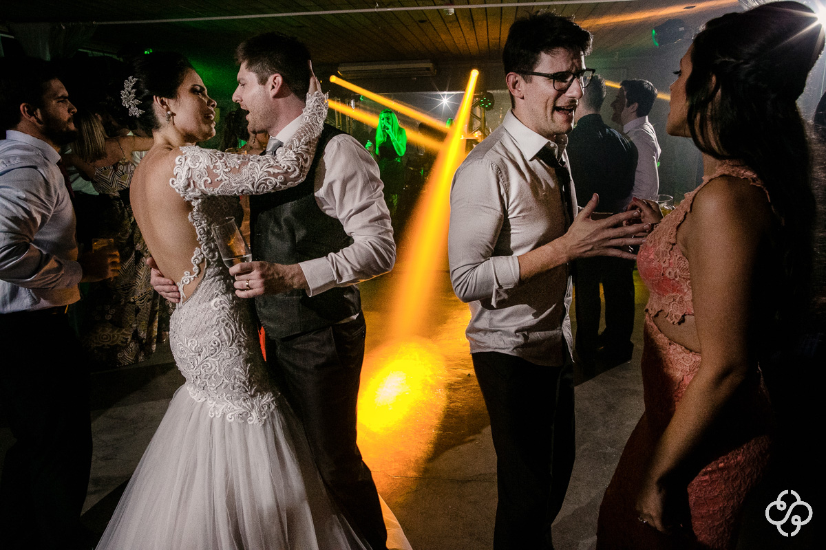 Foto Balada de Casamento | Casamento Indaiá Restaurante | Itapema - SC | Fotógrafo de Casamento | Foto de Casamento | Fotógrafo Destination Wedding | |Fotógrafo de Casamento SC | Destino de Casamento |