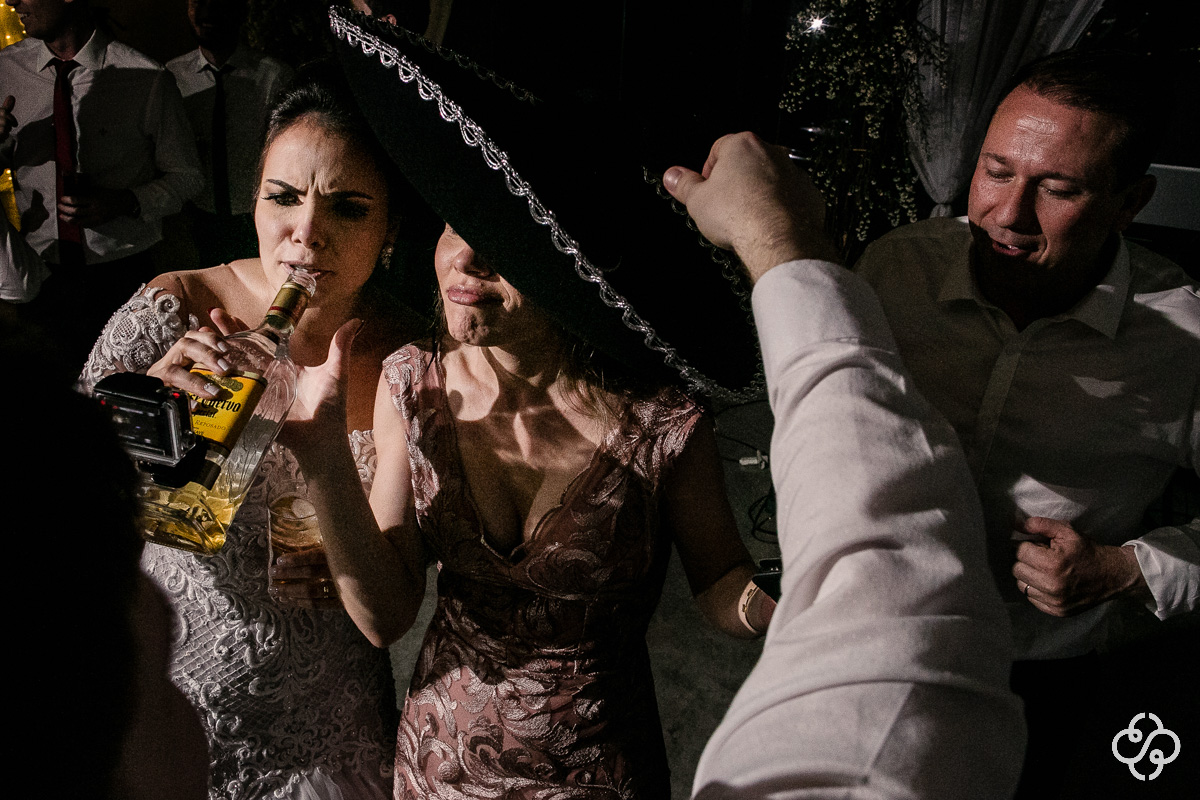 Foto Balada de Casamento | Casamento Indaiá Restaurante | Itapema - SC | Fotógrafo de Casamento | Foto de Casamento | Fotógrafo Destination Wedding | |Fotógrafo de Casamento SC | Destino de Casamento |