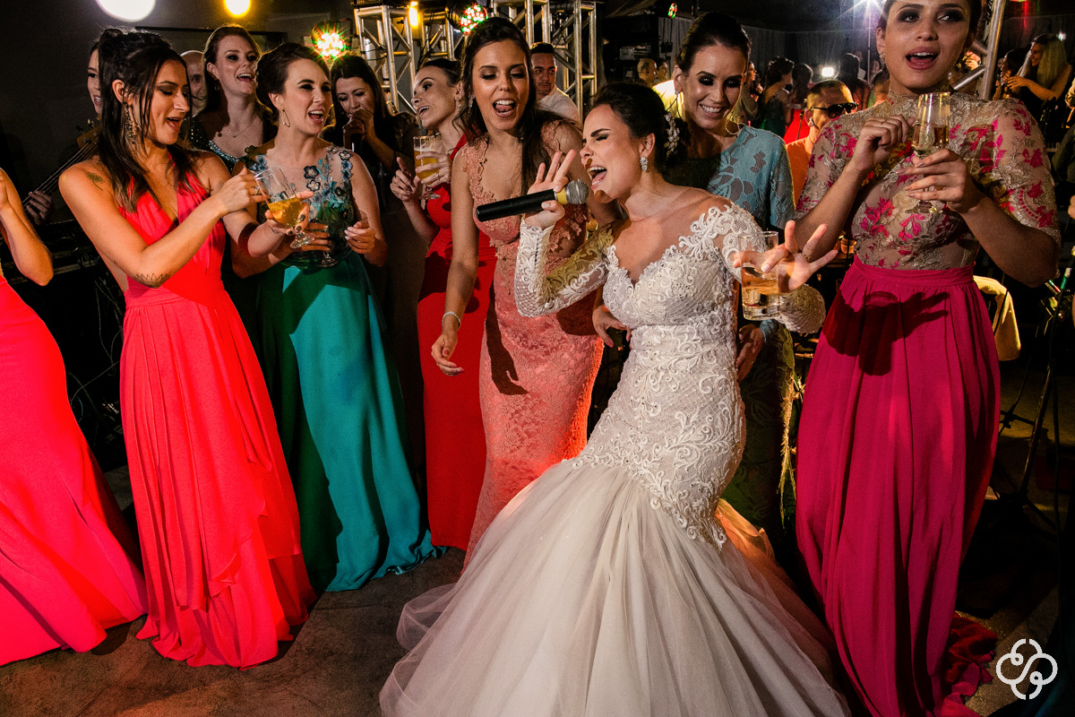 Foto Balada de Casamento | Casamento Indaiá Restaurante | Itapema - SC | Fotógrafo de Casamento | Foto de Casamento | Fotógrafo Destination Wedding | |Fotógrafo de Casamento SC | Destino de Casamento |