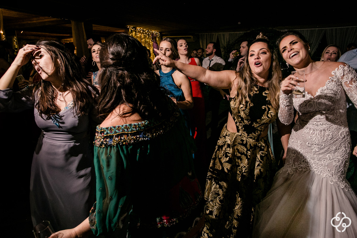 Foto Balada de Casamento | Casamento Indaiá Restaurante | Itapema - SC | Fotógrafo de Casamento | Foto de Casamento | Fotógrafo Destination Wedding | |Fotógrafo de Casamento SC | Destino de Casamento |