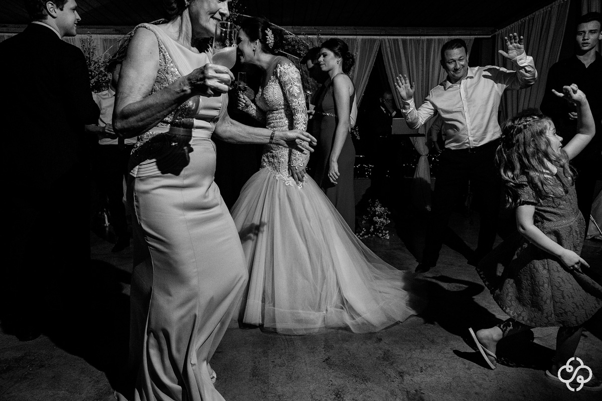 Foto Balada de Casamento | Casamento Indaiá Restaurante | Itapema - SC | Fotógrafo de Casamento | Foto de Casamento | Fotógrafo Destination Wedding | |Fotógrafo de Casamento SC | Destino de Casamento |