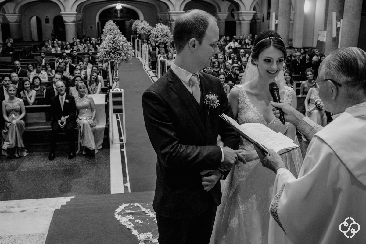 Foto Cerimônia de Casamento Igreja Matriz de Gaspar - SC | Casamento Moinho do Vale Blumenau | Casamento Igreja Matriz Gaspar | Fotógrafo de Casamento | Foto de Casamento | Fotógrafo Destination Wedding | Destino de Casamento |