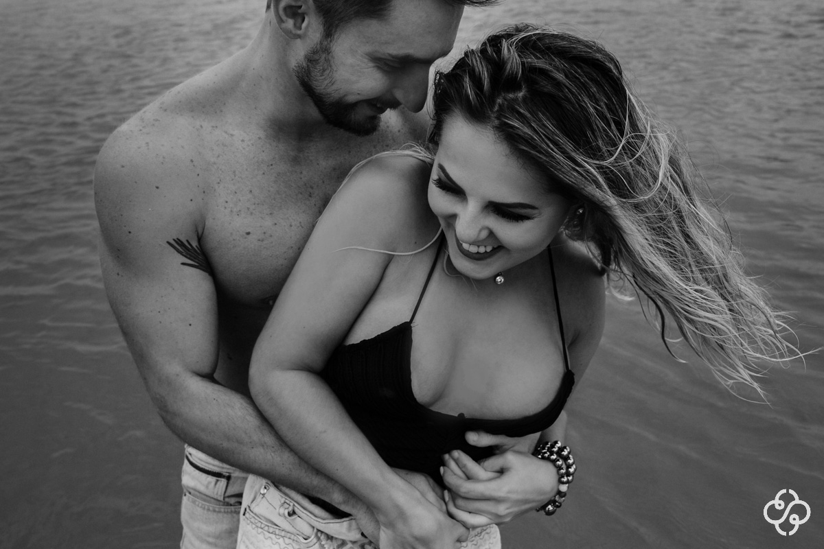 Foto Ensaio Casal na Praia da Ferrugem | Ensaio Noivos Praia da Ferrugem | Pré Casamento na Praia da Ferrugem | Garopaba -SC | Patricia e Willian | Book Casal | Fotógrafo de Casamento | Fotógrafo de Bodas | Parejas | www.rafaelsantosfotografia.com.brom.br