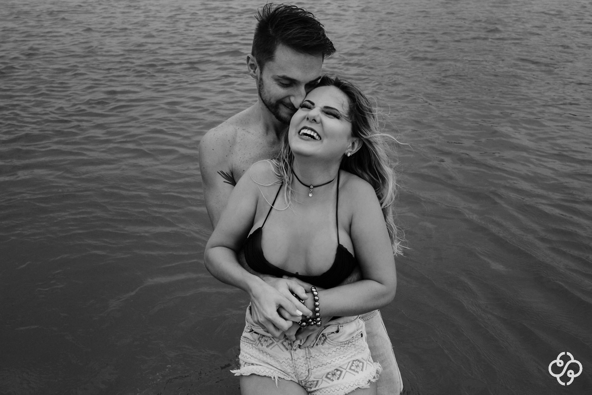 FotoEnsaio Casal na Praia da Ferrugem | Ensaio Noivos Praia da Ferrugem | Pré Casamento na Praia da Ferrugem | Garopaba -SC | Patricia e Willian | Book Casal | Fotógrafo de Casamento | Fotógrafo de Bodas | Parejas | www.rafaelsantosfotografia.com.brcom.br