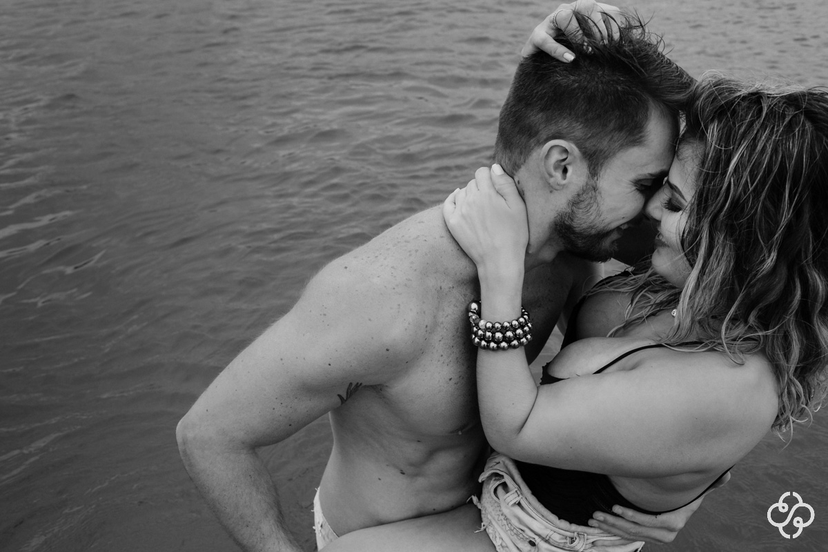 Foto Ensaio Casal na Praia da Ferrugem | Ensaio Noivos Praia da Ferrugem | Pré Casamento na Praia da Ferrugem | Garopaba -SC | Patricia e Willian | Book Casal | Fotógrafo de Casamento | Fotógrafo de Bodas | Parejas | www.rafaelsantosfotografia.com.br