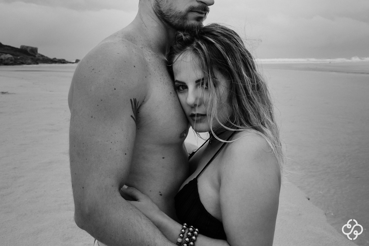 Foto Ensaio Casal na Praia da Ferrugem | Ensaio Noivos Praia da Ferrugem | Pré Casamento na Praia da Ferrugem | Garopaba -SC | Patricia e Willian | Book Casal | Fotógrafo de Casamento | Fotógrafo de Bodas | Parejas | www.rafaelsantosfotografia.com.br