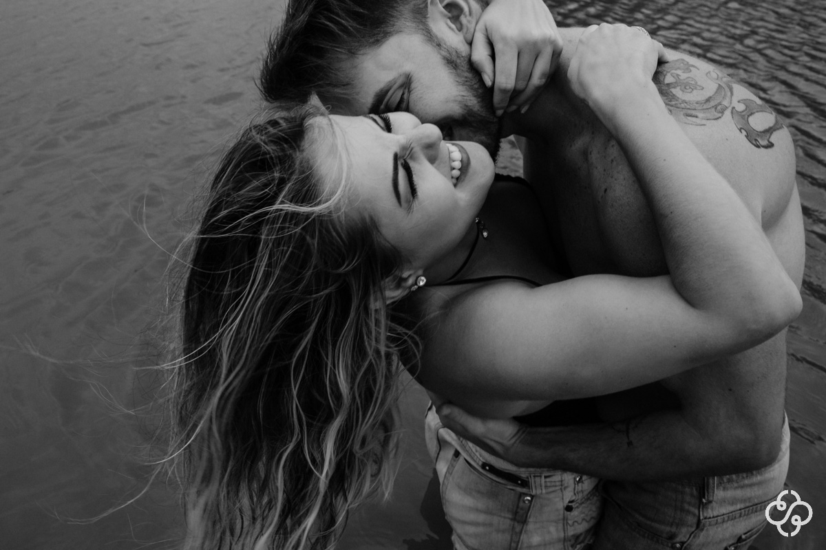 Foto Ensaio Casal na Praia da Ferrugem | Ensaio Noivos Praia da Ferrugem | Pré Casamento na Praia da Ferrugem | Garopaba -SC | Patricia e Willian | Book Casal | Fotógrafo de Casamento | Fotógrafo de Bodas | Parejas | www.rafaelsantosfotografia.com.br