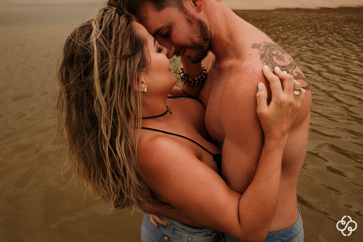 Foto Ensaio Casal na Praia da Ferrugem | Ensaio Noivos Praia da Ferrugem | Pré Casamento na Praia da Ferrugem | Garopaba -SC | Patricia e Willian | Book Casal | Fotógrafo de Casamento | Fotógrafo de Bodas | Parejas | www.rafaelsantosfotografia.com.br