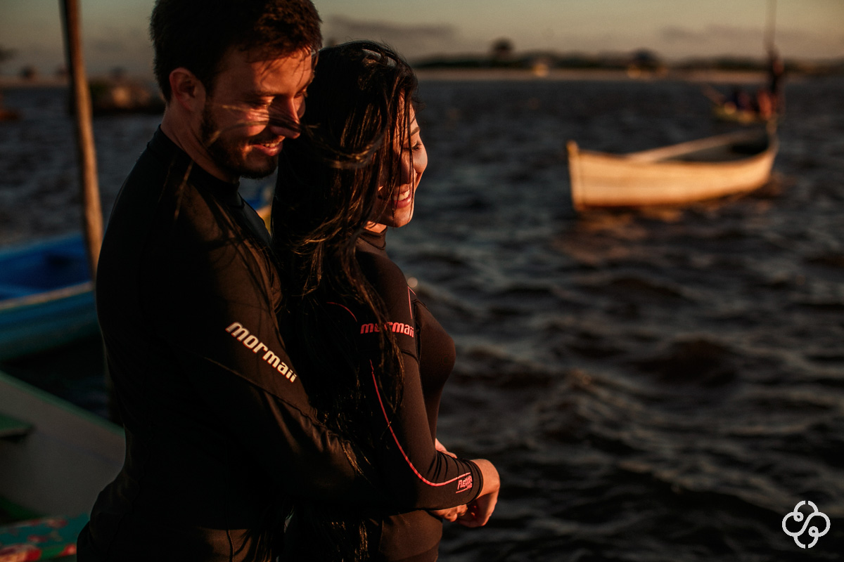 Foto Ensaio Casal Pré Casamento na Praia Guarda do Embaú - Palhoça - SC | Elizabeth e Natan | Book Casal | Fotógrafo de Casamento | Fotógrafo de Bodas | Parejas | www.rafaelsantosfotografia.com.br