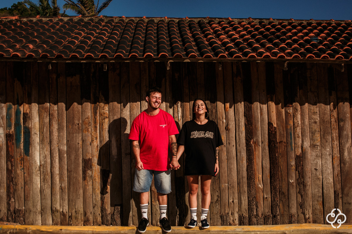 Foto Ensaio Casal Pré Casamento na Praia Guarda do Embaú - Palhoça - SC | Elizabeth e Natan | Book Casal | Fotógrafo de Casamento | Fotógrafo de Bodas | Parejas | www.rafaelsantosfotografia.com.br