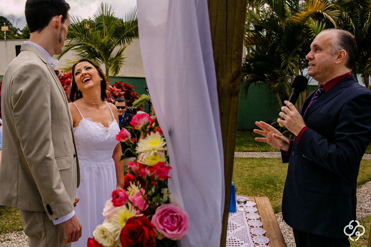 Foto de Casamento na Praia | Casamento de dia | Cerimônia de Casamento Mirante Gold Party | Biguaçu - SC | Casamento Adriana e Daniel | Fotógrafo de Casamento | Foto de Casamento | Fotógrafo Destination Wedding | Casamento SC | Destino de Casamento