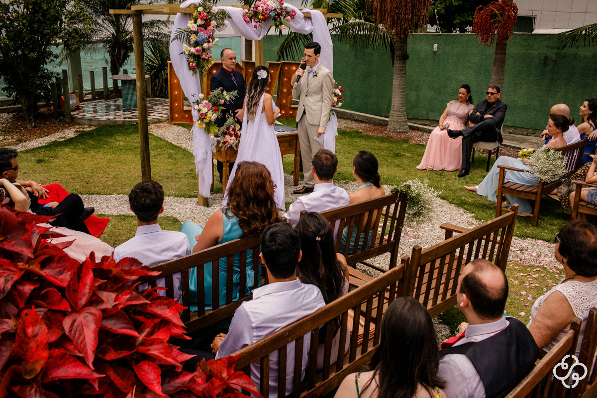 Foto de Casamento na Praia | Casamento de dia | Cerimônia de Casamento Mirante Gold Party | Biguaçu - SC | Casamento Adriana e Daniel | Fotógrafo de Casamento | Foto de Casamento | Fotógrafo Destination Wedding | Casamento SC | Destino de Casamento