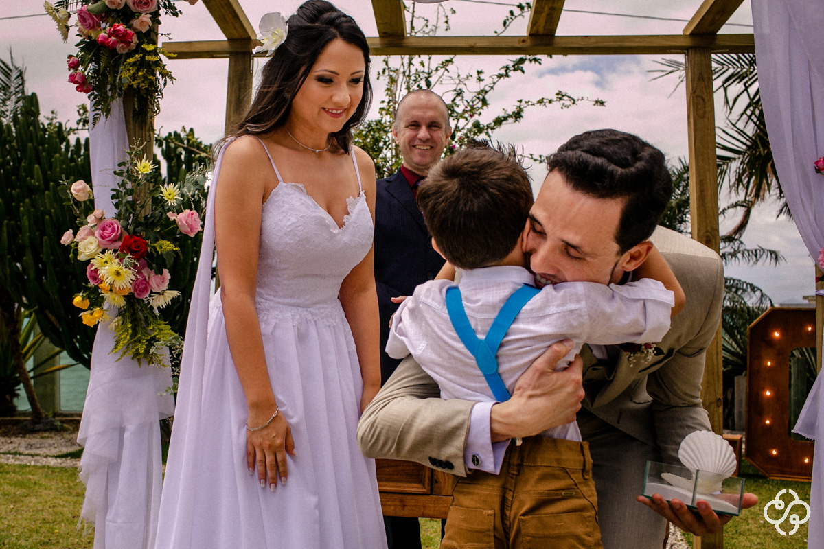 Foto de Casamento na Praia | Casamento de dia | Cerimônia de Casamento Mirante Gold Party | Biguaçu - SC | Casamento Adriana e Daniel | Fotógrafo de Casamento | Foto de Casamento | Fotógrafo Destination Wedding | Casamento SC | Destino de Casamento