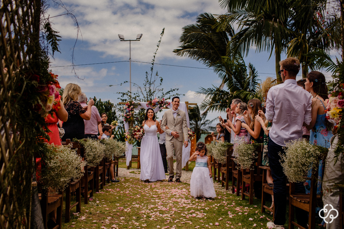 Foto de Casamento na Praia | Casamento de dia | Cerimônia de Casamento Mirante Gold Party | Biguaçu - SC | Casamento Adriana e Daniel | Fotógrafo de Casamento | Foto de Casamento | Fotógrafo Destination Wedding | Casamento SC | Destino de Casamento