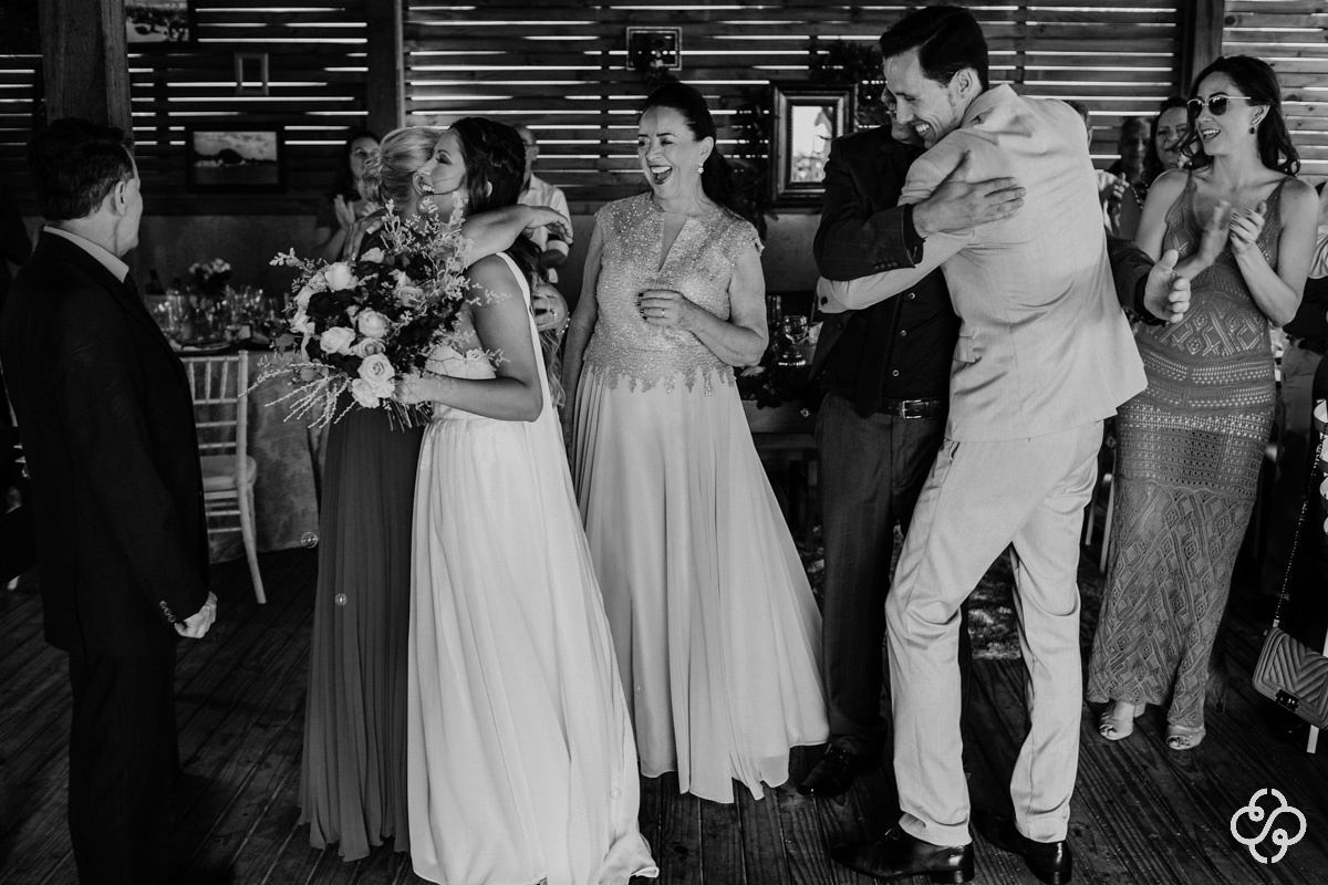 Foto de Casamento na Praia | Casamento de dia | Cerimônia de Casamento Mirante Gold Party | Biguaçu - SC | Casamento Adriana e Daniel | Fotógrafo de Casamento | Foto de Casamento | Fotógrafo Destination Wedding | Casamento SC | Destino de Casamento