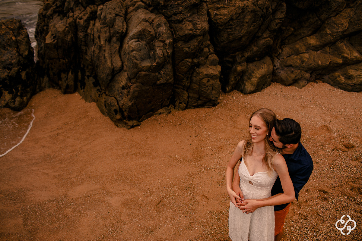 Foto Ensaio Casal na praia | Pré Casamento na Praia Vermelha | Penha - SC | Stephanie e André | Book Casal | Ensaio Casal | Fotógrafo de Casamento | Fotógrafo de Bodas | Parejas | www.rafaelsantosfotografia.com.br