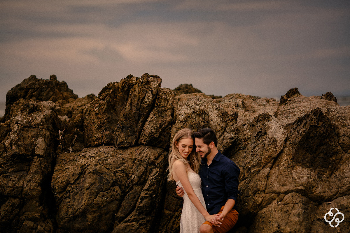 Foto Ensaio Casal na praia | Pré Casamento na Praia Vermelha | Penha - SC | Stephanie e André | Book Casal | Ensaio Casal | Fotógrafo de Casamento | Fotógrafo de Bodas | Parejas | www.rafaelsantosfotografia.com.br