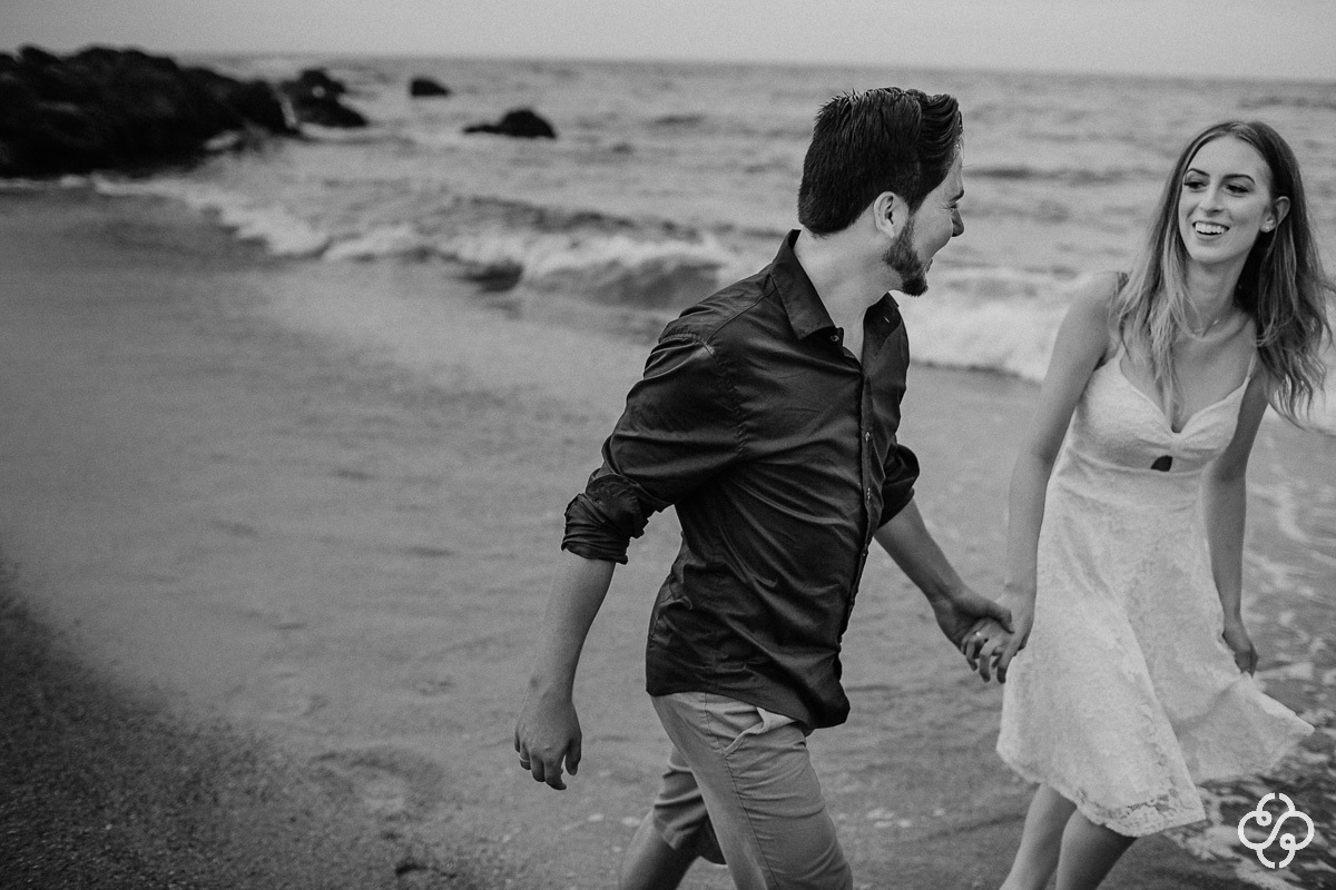 Foto Ensaio Casal na praia | Pré Casamento na Praia Vermelha | Penha - SC | Stephanie e André | Book Casal | Ensaio Casal | Fotógrafo de Casamento | Fotógrafo de Bodas | Parejas | www.rafaelsantosfotografia.com.br