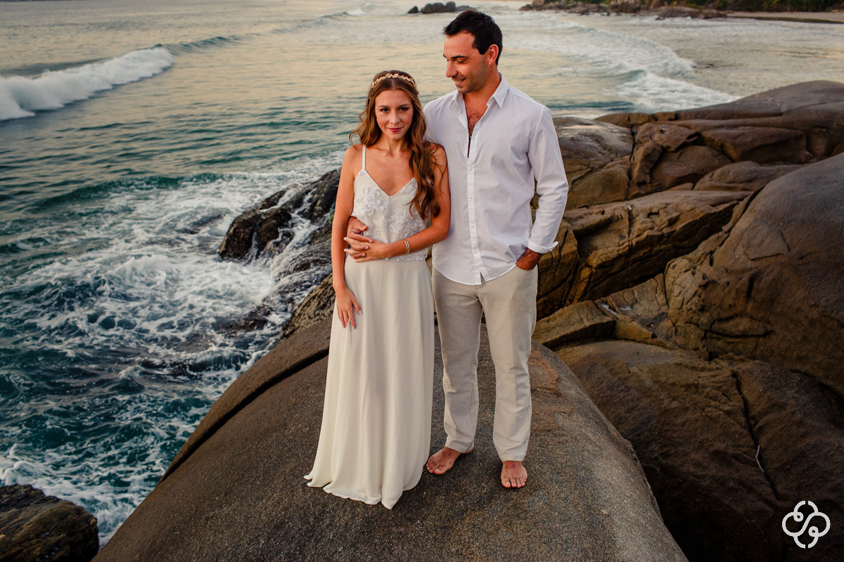 Pré Casamento Pousada Atalaia do Mariscal | Pré Wedding Nascer do Sol Maia e Fred | Bombinhas - SC | Mariscal | Marcia e Allan | Book Casal | Fotógrafo de Casamento | Fotógrafo de Bodas | Parejas | www.rafaelsantosfotografia.com.br