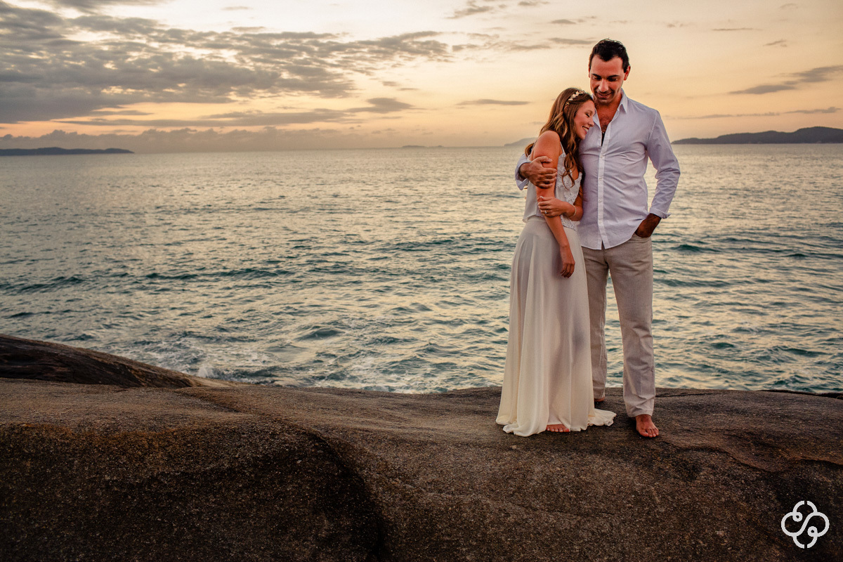 Pré Casamento Pousada Atalaia do Mariscal | Pré Wedding Nascer do Sol Maia e Fred | Bombinhas - SC | Mariscal | Marcia e Allan | Book Casal | Fotógrafo de Casamento | Fotógrafo de Bodas | Parejas | www.rafaelsantosfotografia.com.br