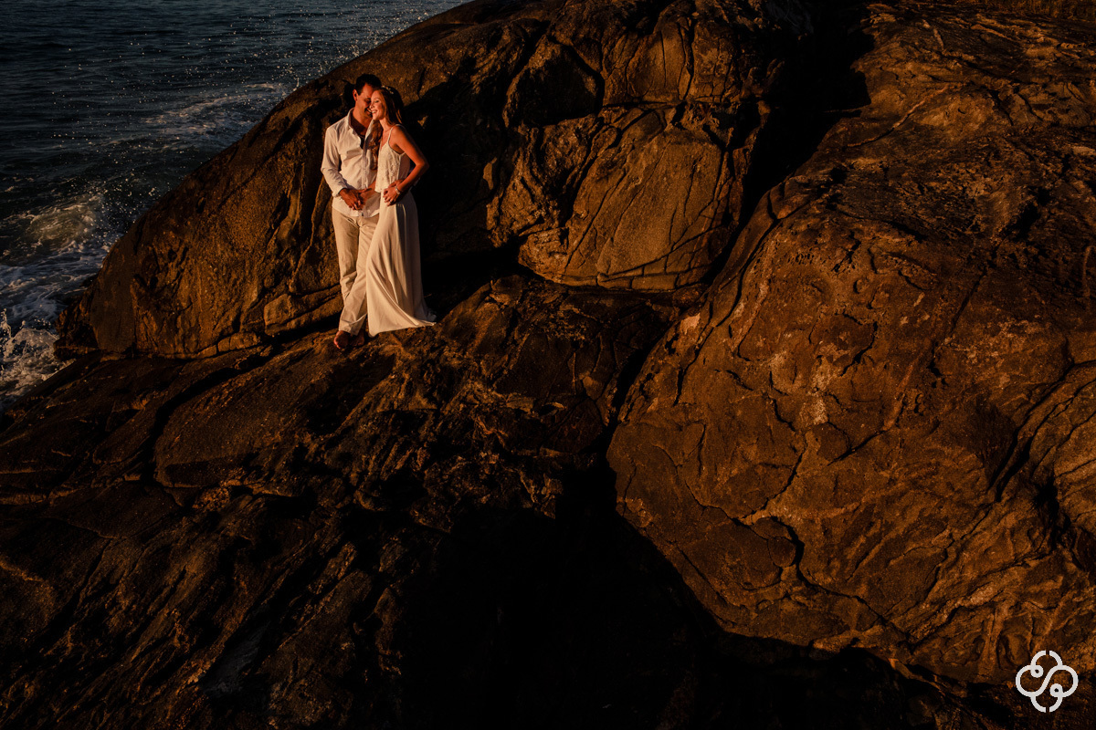 Pré Casamento Pousada Atalaia do Mariscal | Pré Wedding Nascer do Sol Maia e Fred | Bombinhas - SC | Mariscal | Marcia e Allan | Book Casal | Fotógrafo de Casamento | Fotógrafo de Bodas | Parejas | www.rafaelsantosfotografia.com.br