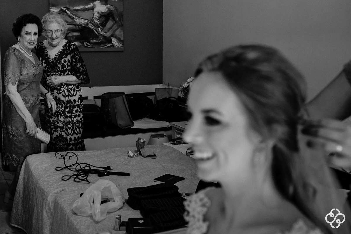 Fotografia Making-of Noiva | Casamento na Praia SC |  Restaurante Sabores do Mar Praia de Laranjeiras | Balneário Camboriú - SC | Fotografia de Casamento - SC | Monique e Mauro Molina | Fotógrafo de Casamento SC | Destino de Casamento | Rafael Santos Foto