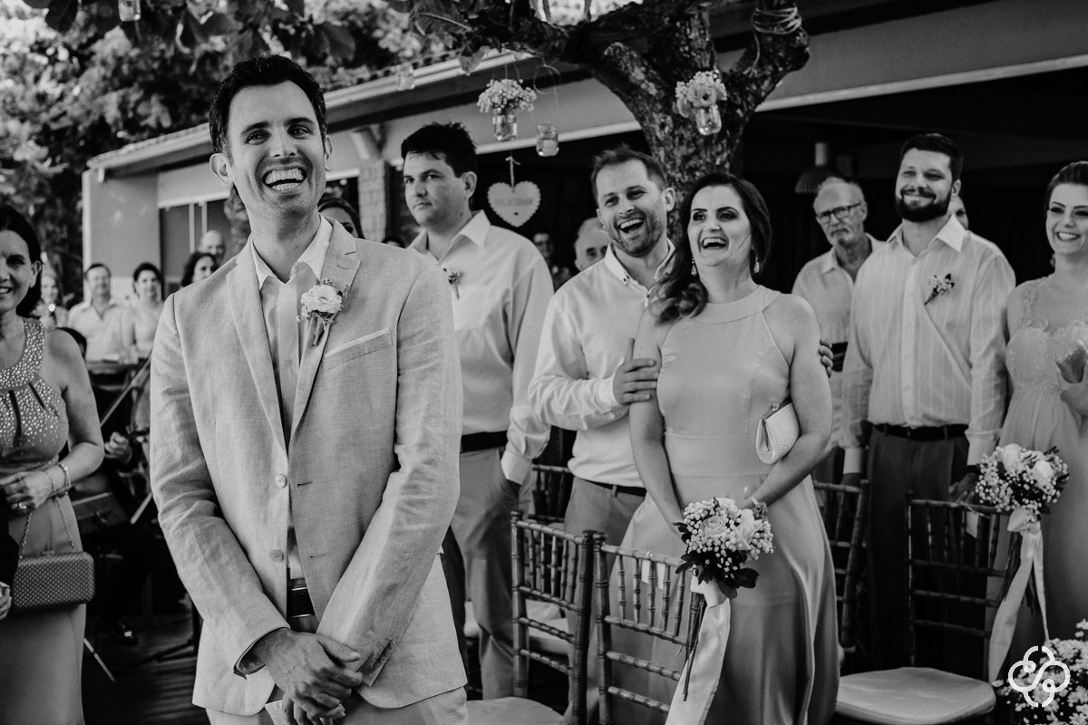 Fotografia Cerimônia de Casamento na Praia |  Restaurante Sabores do Mar Praia de Laranjeiras | Balneário Camboriú - SC | Fotografia de Casamento - SC | Monique e Mauro Molina | Fotógrafo de Casamento SC | Destino de Casamento | Rafael Santos Fotografia |