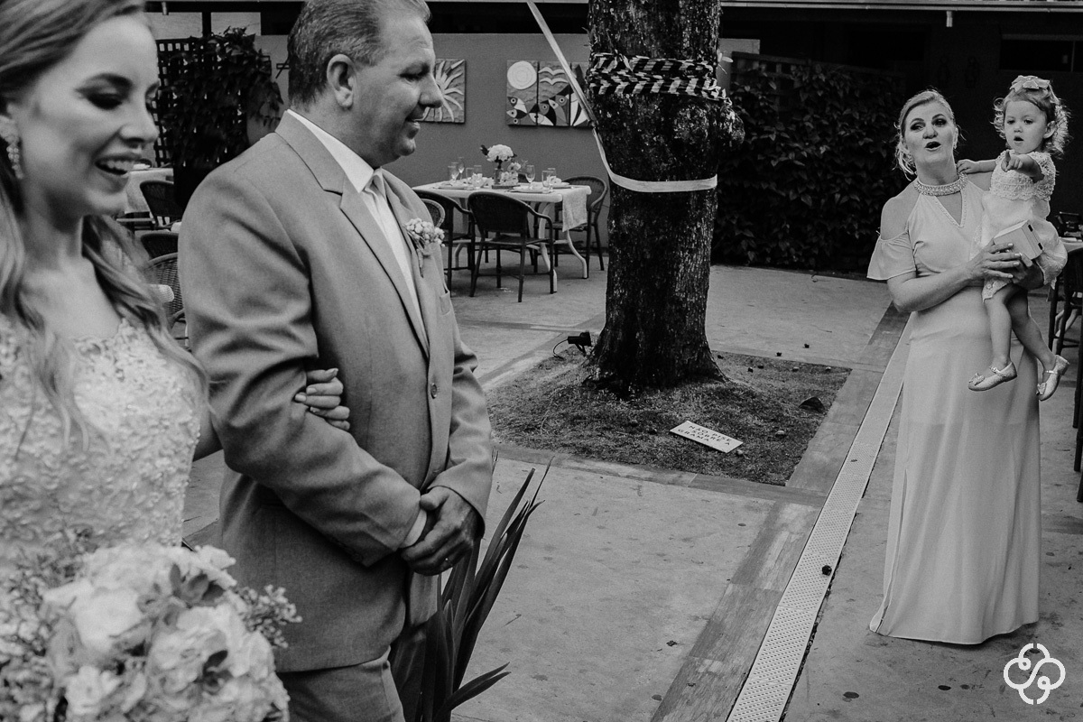 Fotografia Cerimônia de Casamento na Praia |  Restaurante Sabores do Mar Praia de Laranjeiras | Balneário Camboriú - SC | Fotografia de Casamento - SC | Monique e Mauro Molina | Fotógrafo de Casamento SC | Destino de Casamento | Rafael Santos Fotografia |