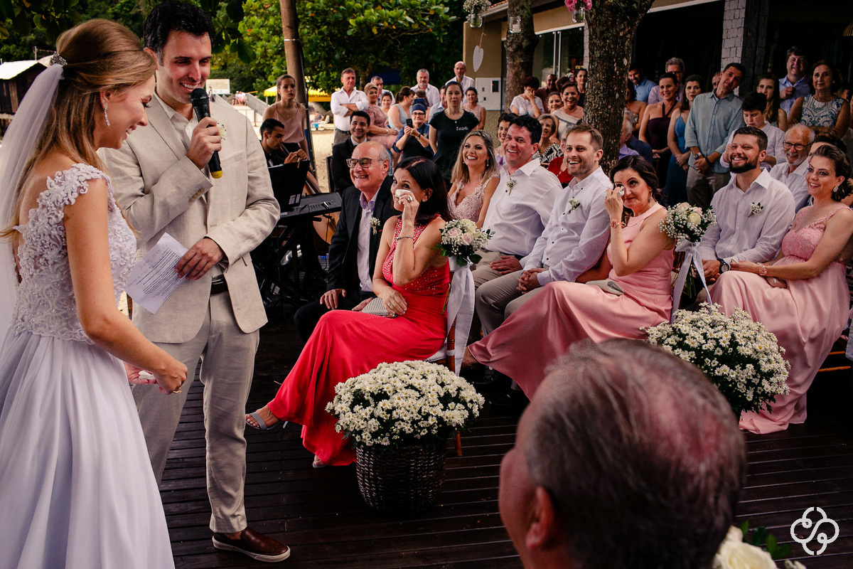 Fotografia Cerimônia de Casamento na Praia |  Restaurante Sabores do Mar Praia de Laranjeiras | Balneário Camboriú - SC | Fotografia de Casamento - SC | Monique e Mauro Molina | Fotógrafo de Casamento SC | Destino de Casamento | Rafael Santos Fotografia |