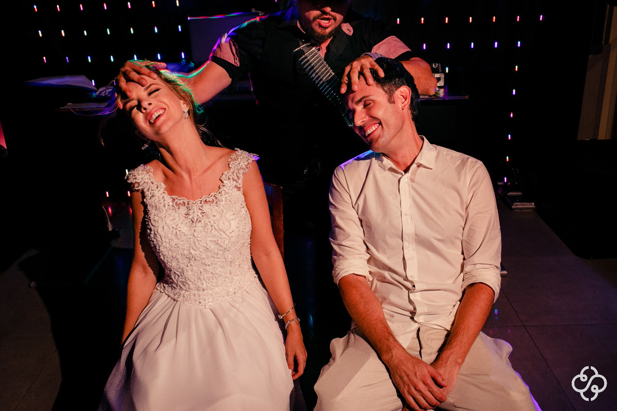 Fotografia Balada de Casamento na Praia |  Restaurante Sabores do Mar Praia de Laranjeiras | Balneário Camboriú - SC | Fotografia de Casamento - SC | Monique e Mauro Molina | Fotógrafo de Casamento SC | Destino de Casamento | Rafael Santos Fotografia |