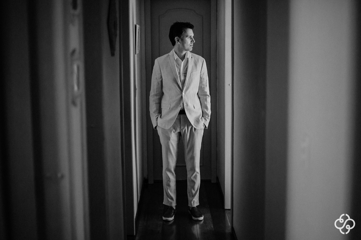 Fotografia Making-of Noivo | Casamento na Praia SC |  Restaurante Sabores do Mar Praia de Laranjeiras | Balneário Camboriú - SC | Fotografia de Casamento - SC | Monique e Mauro Molina | Fotógrafo de Casamento SC | Destino de Casamento | Rafael Santos Foto