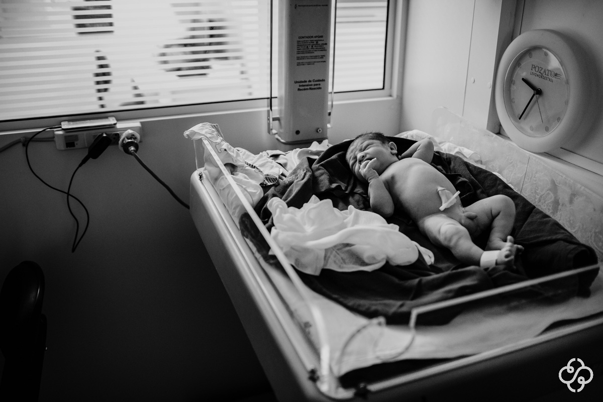 Fotografia de Parto no Hospital e Maternidade Santa Luísa em Balneário Camboriú - SC | Fotógrafo de famílias e Gestante | www.rafaelsantosfotografia.com.br |
