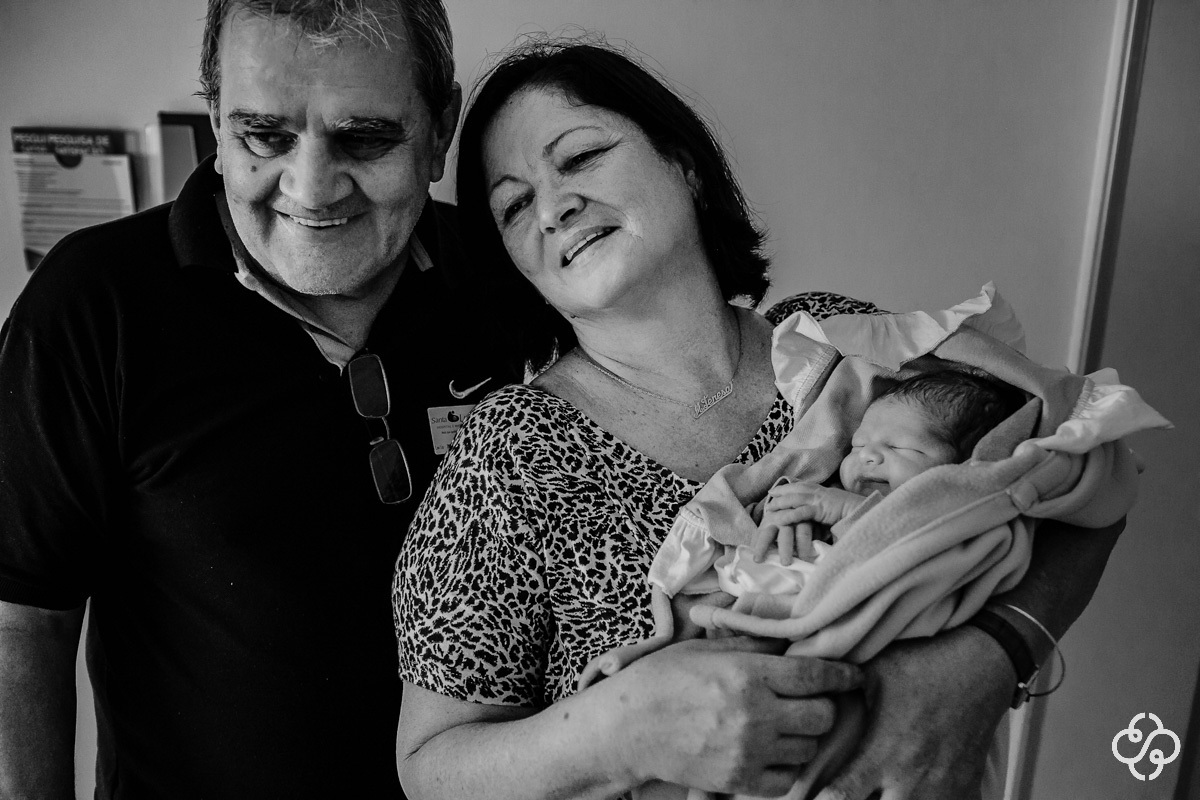 Fotografia de Parto no Hospital e Maternidade Santa Luísa em Balneário Camboriú - SC | Fotógrafo de famílias e Gestante | www.rafaelsantosfotografia.com.br |