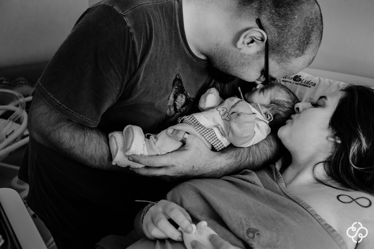 Fotografia de Parto no Hospital e Maternidade Santa Luísa em Balneário Camboriú - SC | Fotógrafo de famílias e Gestante | www.rafaelsantosfotografia.com.br |
