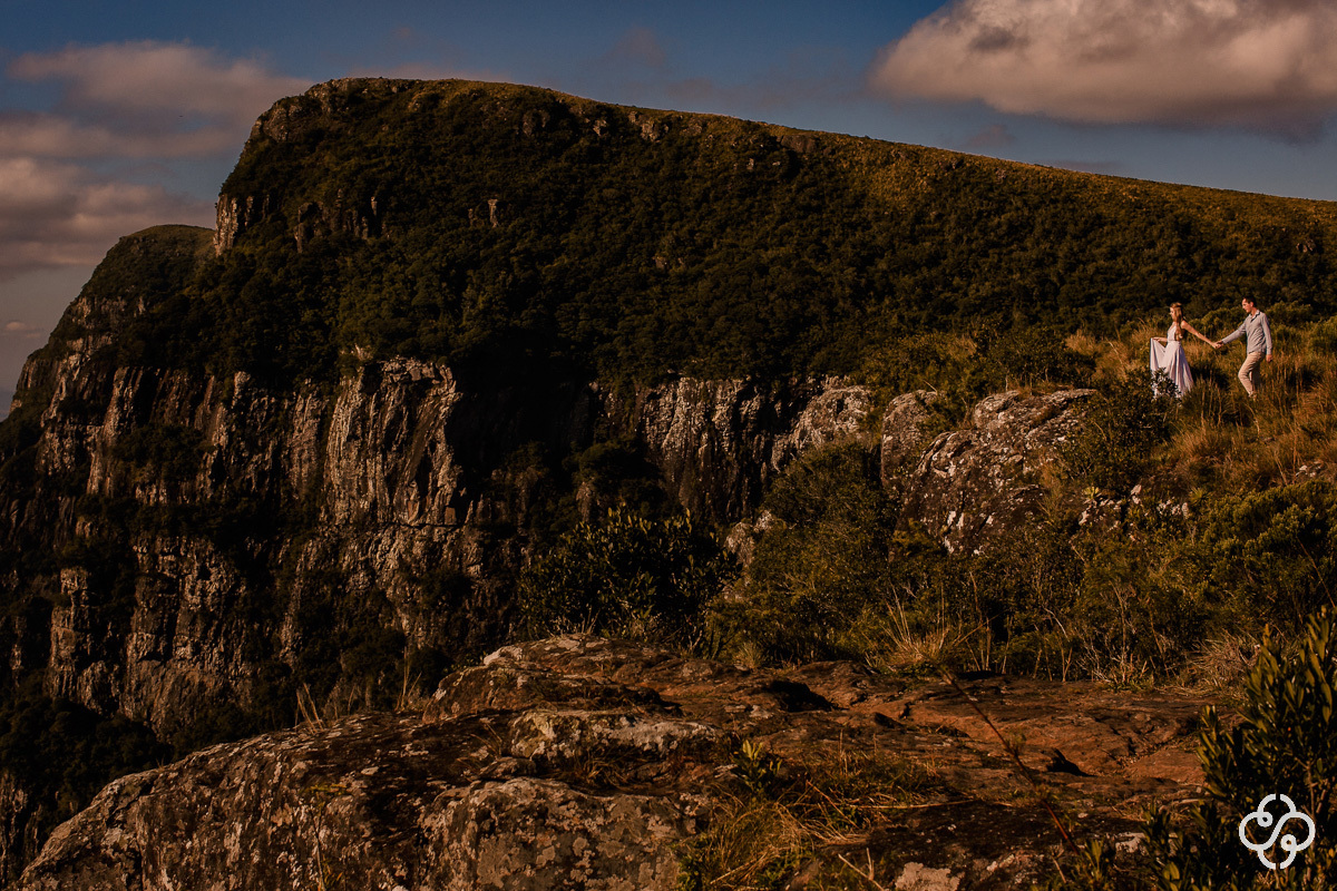 Foto Ensaio Casal nos Canyons em Cambará do Sul | Ensaio Noivos na Serra Gaúcha | Pré Casamento Tuani e André | Pré Wedding nos Canyons | Book Casal | Fotógrafo de Casamento | Fotógrafo de Bodas | Parejas | www.rafaelsantosfotografia.com.br