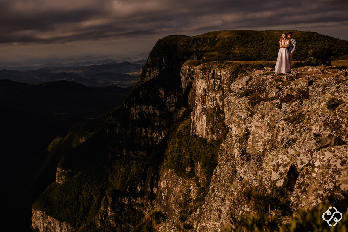 Foto Ensaio Casal nos Canyons em Cambará do Sul | Ensaio Noivos na Serra Gaúcha | Pré Casamento Tuani e André | Pré Wedding nos Canyons | Book Casal | Fotógrafo de Casamento | Fotógrafo de Bodas | Parejas | www.rafaelsantosfotografia.com.br