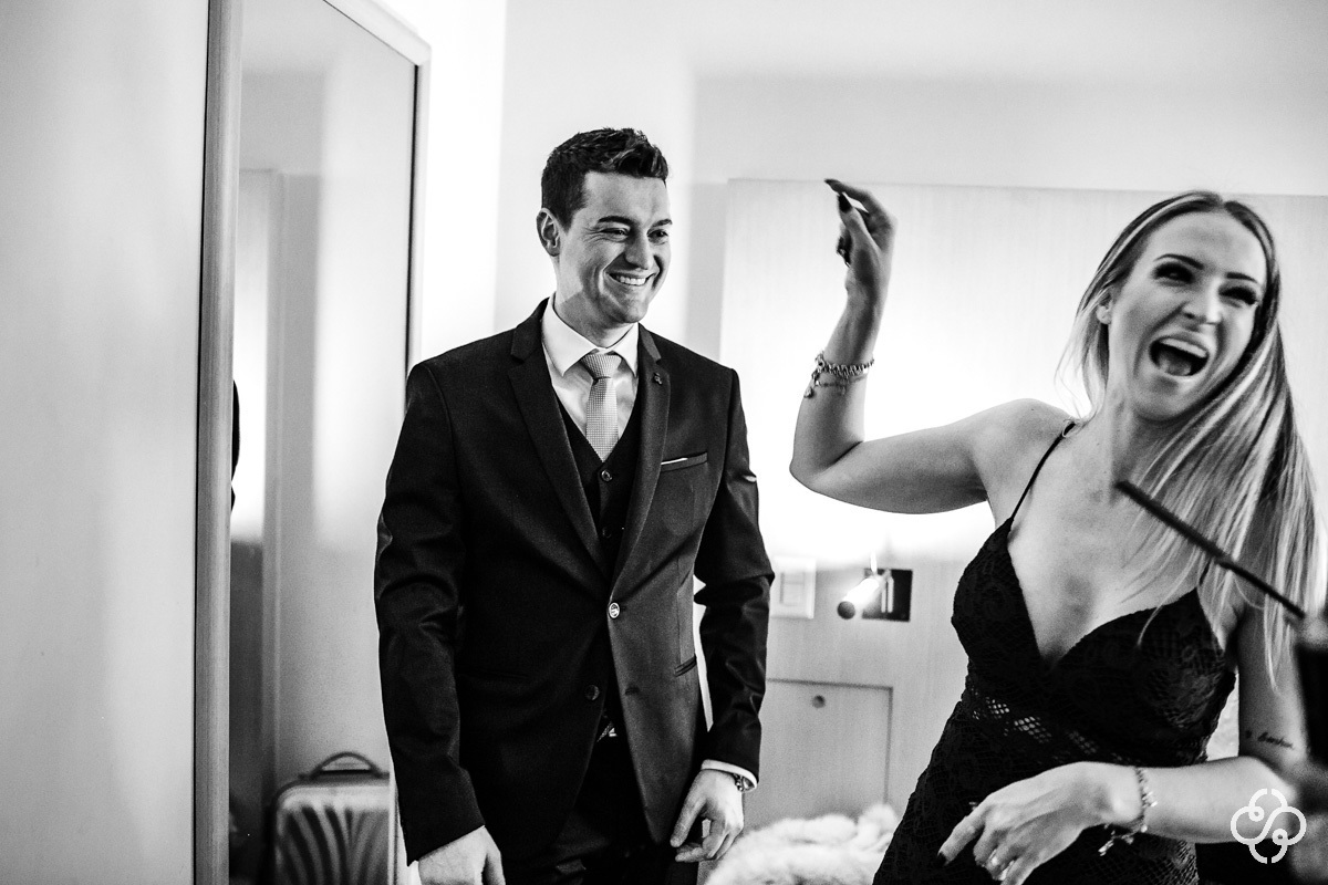 Foto Making-of Noivo | Fotógrafo de  Casamento Curitiba | Hotel Pestana | Curitiba - PR | Dia do Noivo | Padrinhos | Destination Wedding | Casamento Suelen e André | Fotografia de Casamento Santa Catarina | Paraná | www.rafaelsantosfotografia.com.br