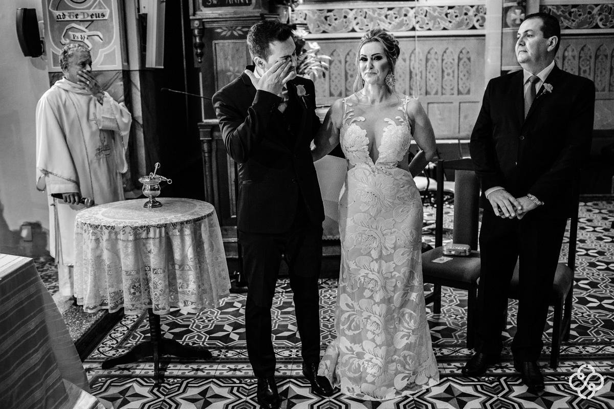 Cerimônia de Casamento Capela Santo Antônio de Orleans Curitiba - PR | Entrada Noivo | Fotógrafo de  Casamento Curitiba |  Destination Wedding | Casamento Suelen e André | Fotografia Casamento Santa Catarina | Paraná |  www.rafaelsantosfotografia.com.br