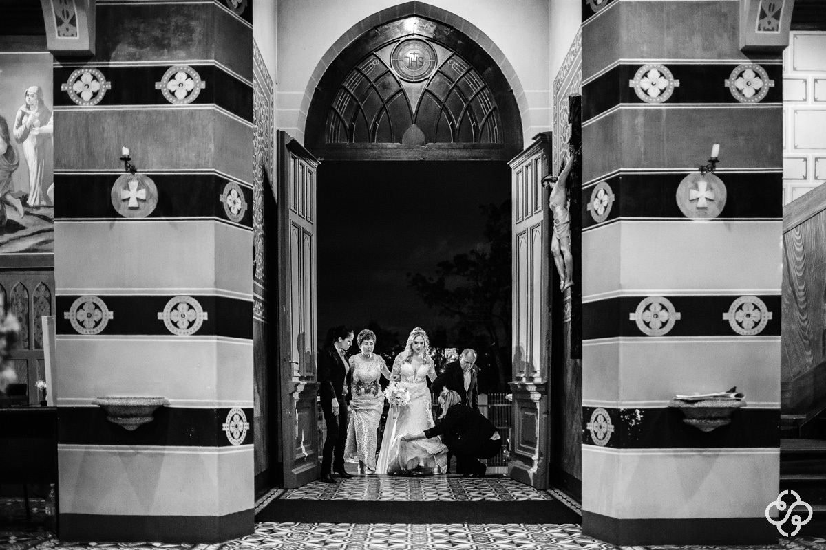 Cerimônia de Casamento Capela Santo Antônio de Orleans Curitiba - PR | Entrada Noiva | Fotógrafo de  Casamento Curitiba |  Destination Wedding | Casamento Suelen e André | Fotografia Casamento Santa Catarina | Paraná |  www.rafaelsantosfotografia.com.br