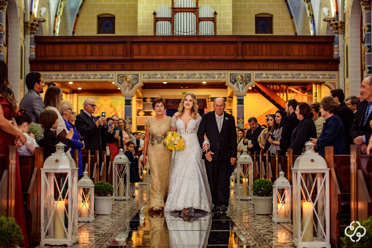 Cerimônia de Casamento Capela Santo Antônio de Orleans Curitiba - PR | Entrada Noiva | Fotógrafo de  Casamento Curitiba |  Destination Wedding | Casamento Suelen e André | Fotografia Casamento Santa Catarina | Paraná |  www.rafaelsantosfotografia.com.br