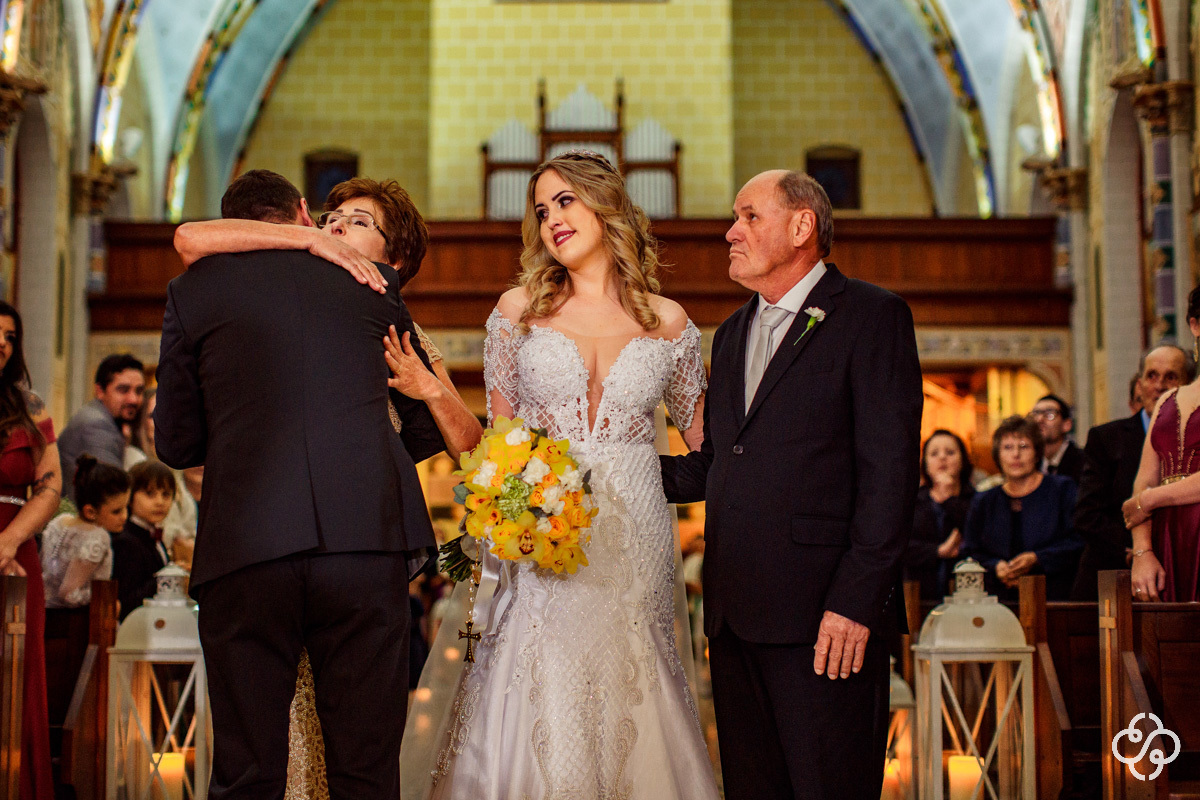 Cerimônia de Casamento Capela Santo Antônio de Orleans Curitiba - PR | Entrada Noiva | Fotógrafo de  Casamento Curitiba |  Destination Wedding | Casamento Suelen e André | Fotografia Casamento Santa Catarina | Paraná |  www.rafaelsantosfotografia.com.br