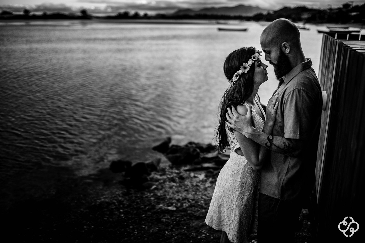 Pré Wedding | Ensaio Pré Casamento na Praia Guarda do Embaú - Palhoça - SC | Mariana e Thiago | Praia | Guarda do Embaú | Book Casal | Ensaio Casal | Fotógrafo de Casamento | Fotógrafo de Bodas | Parejas | www.rafaelsantosfotografia.com.br