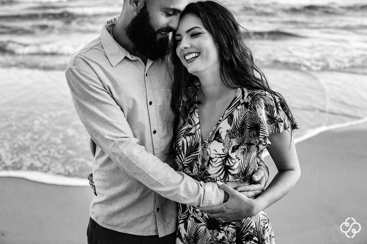 Pré Wedding | Ensaio Pré Casamento na Praia Guarda do Embaú - Palhoça - SC | Mariana e Thiago | Praia | Guarda do Embaú | Book Casal | Ensaio Casal | Fotógrafo de Casamento | Fotógrafo de Bodas | Parejas | www.rafaelsantosfotografia.com.br