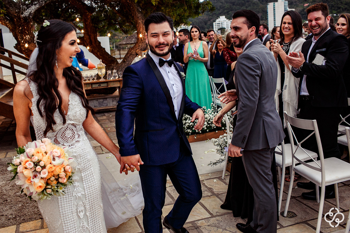 Cerimônia de  Casamento Cabeçudas Iate Clube Itajaí | Itajaí - SC | Casamento na Praia | Saída dos Noivos | Casamento de Dia | Fotógrafo Destination Wedding | Fotógrafo de Casamento SC |  Casamento Pâmela e Jonathan | www.rafaelsantosfotografia.com.br