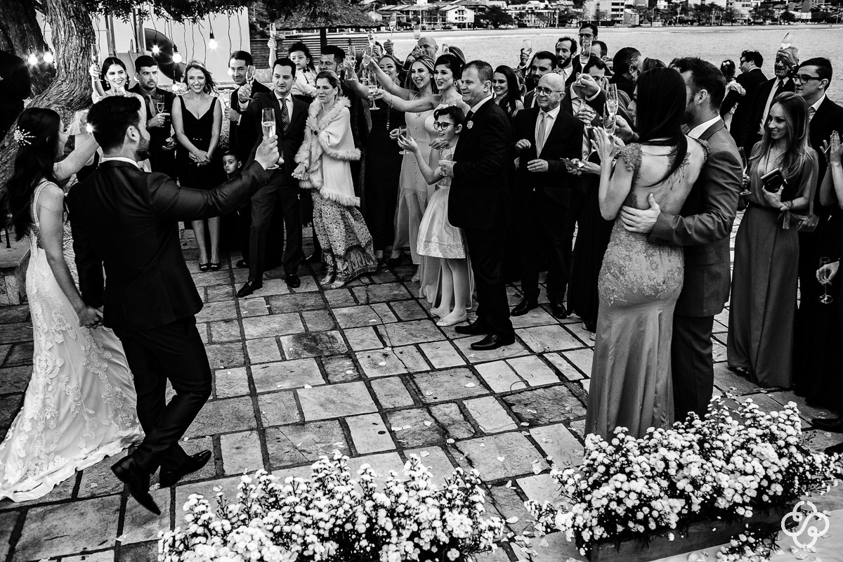 Cerimônia de  Casamento Cabeçudas Iate Clube Itajaí | Itajaí - SC | Casamento na Praia | Brinde com Convidado | Casamento de Dia | Fotógrafo Destination Wedding | Fotógrafo de Casamento SC |  Casamento Pâmela e Jonathan | www.rafaelsantosfotografia.com.br