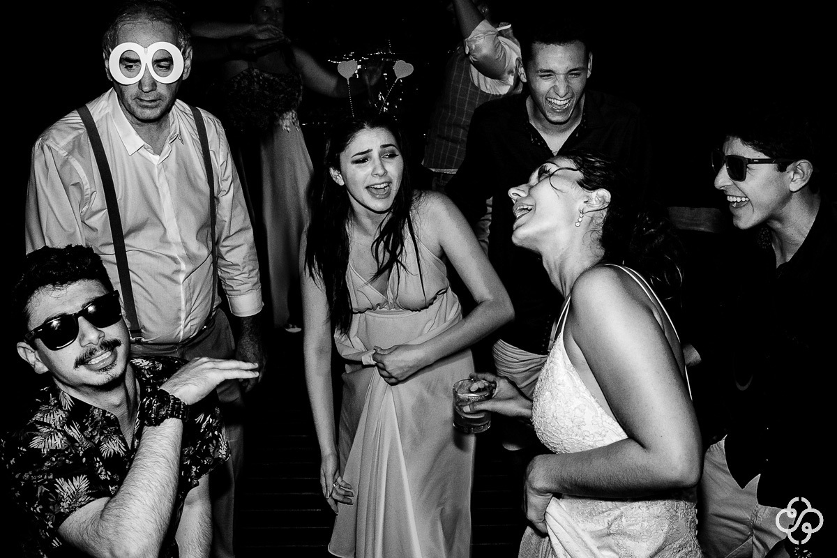 Balada de Casamento na praia Hospedaria Refúgio das Galés Bombinhas - SC | Fotógrafo de Casamento | Praia de Mariscal | Casamento na Praia | Casamento de Dia | Casamento Praia | Casamento Giorgia e Dennis | www.rafaelsantosfotografia.com.br