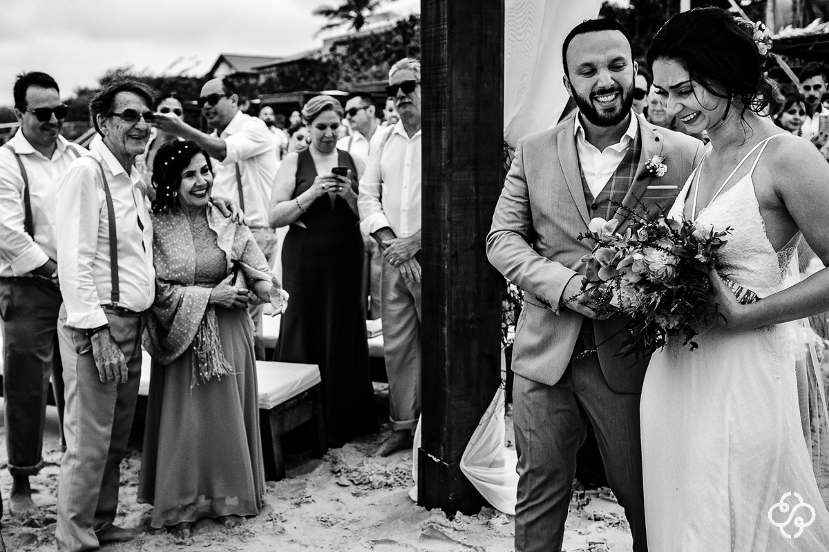 Cerimônia de Casamento na praia Hospedaria Refúgio das Galés Bombinhas - SC | Fotógrafo de Casamento | Praia de Mariscal | Casamento na Praia | Casamento de Dia | Casamento Praia | Casamento Giorgia e Dennis | www.rafaelsantosfotografia.com.br